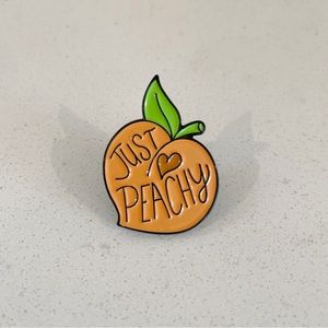🔴 3 for $15 Just Peachy Peach Bum Enamel Lapel Bookbag Pin NWT